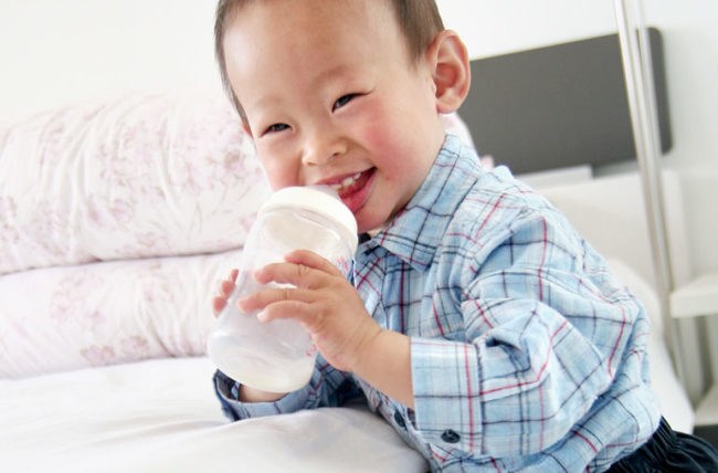 Làm sao để biết sữa Nan Nga và Việt thì nên chọn loại nào cho bé? 